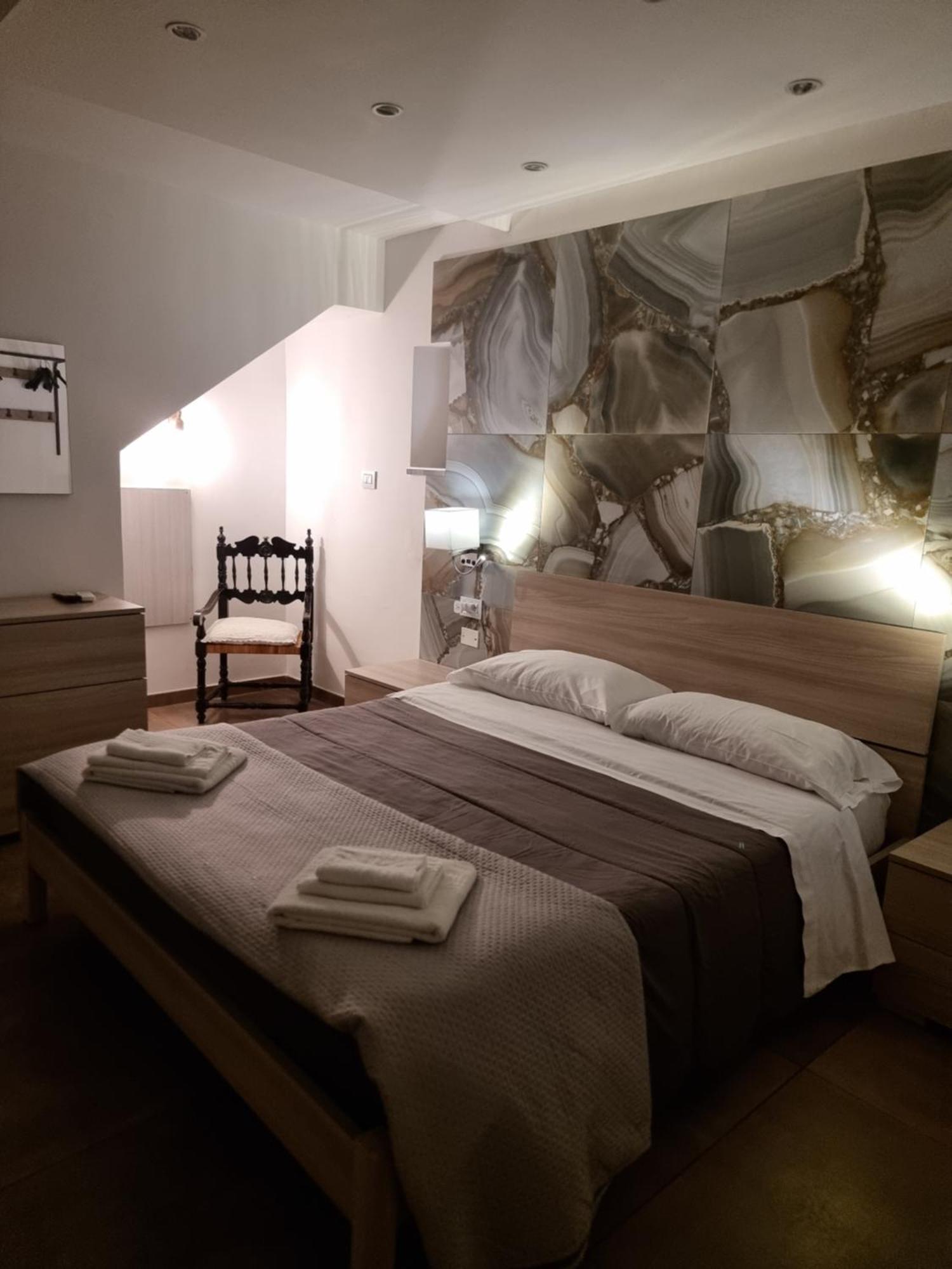 El Corazon De Napoles ,centro Storico Bed & Breakfast 2*